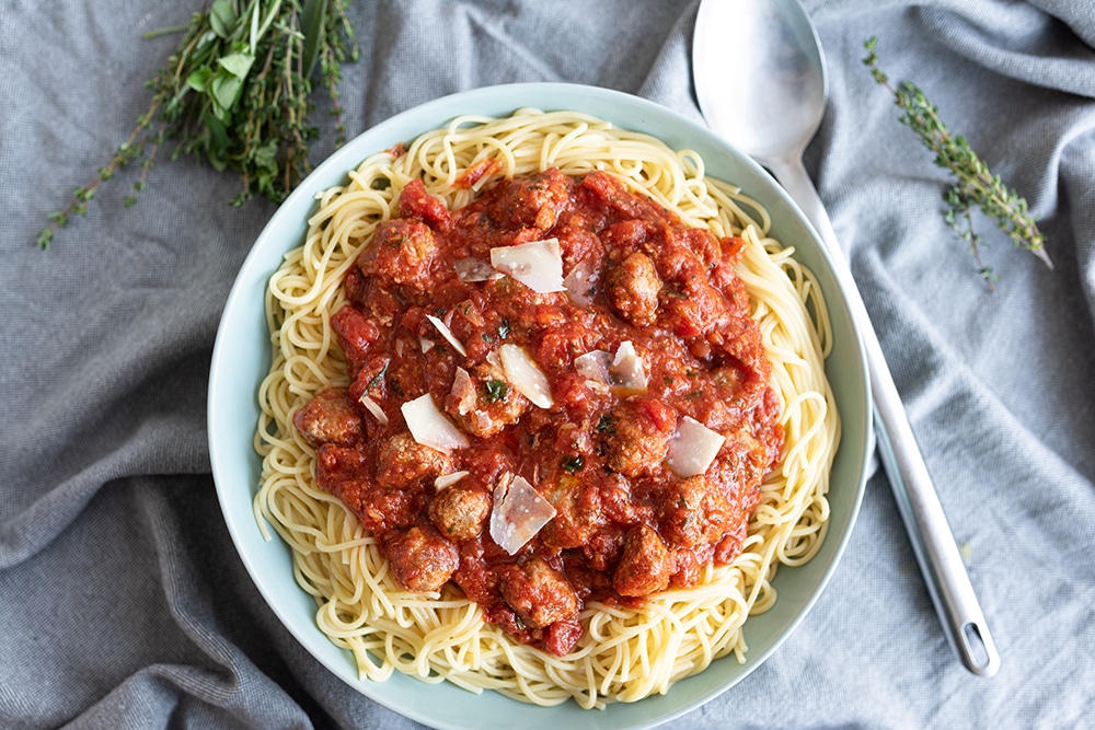 Spaghetti met gehaktballetjes in tomatensaus